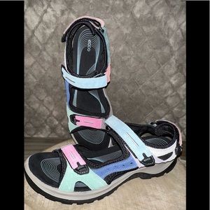 Ecco Offroad Yucatan Multicolor Hibiscus Pastel Sandals Size 11 “LIKE NEW”